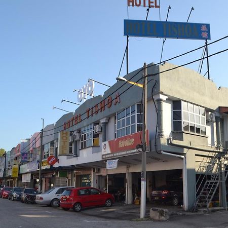Oyo 89737 Hotel Tishoa Kampong Batu Tiga Luaran gambar